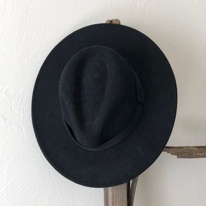 Black wide brimmed fedora